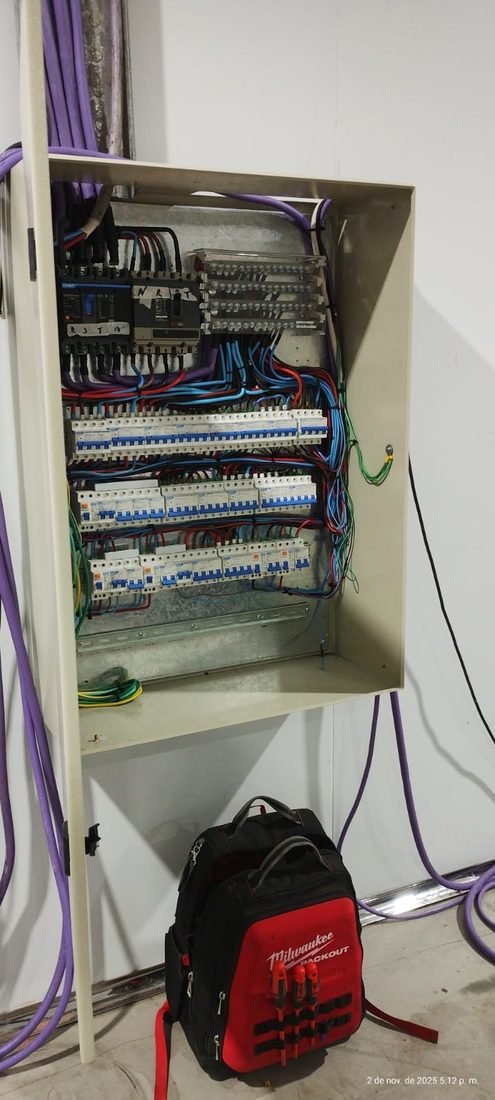 Puesta en marcha de tablero eléctrico industrial